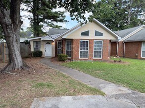 Building Photo - 2140 Meadowview Ct SE