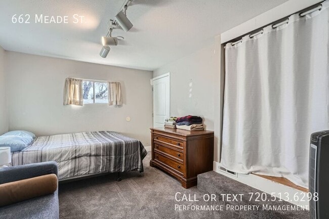 Building Photo - 662 Meade St
