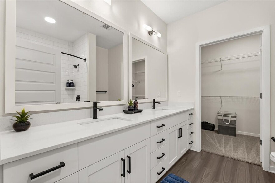 Building Photo - 1231 E Plant St