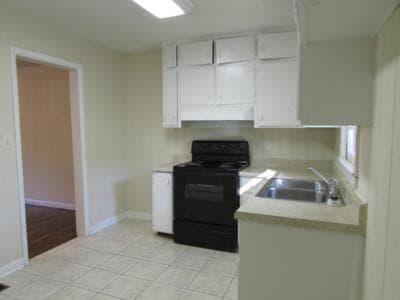 Building Photo - 5595 Edith St