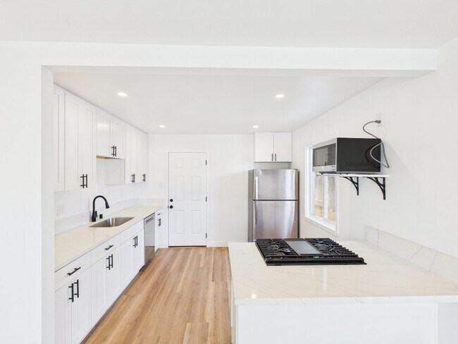 Building Photo - 3257-59 Luna Ave