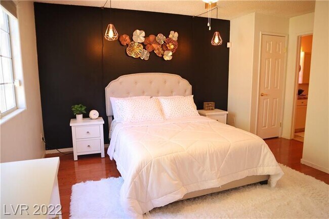 Building Photo - Beautiful Fully Furnished 2 bedroom 2 bath condo for rent!