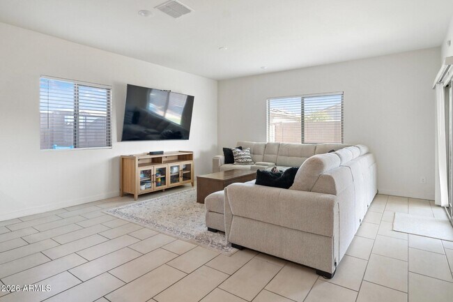 Building Photo - 35391 W Santa Monica Ave