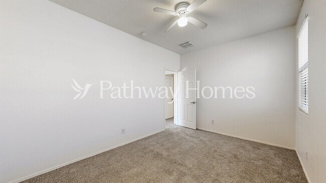 Building Photo - 43448 Askew Dr