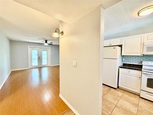 Building Photo - 2886 Somerset Park Dr