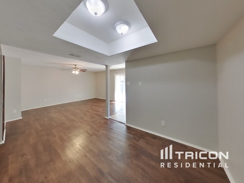 Building Photo - 7125 Hardwood Trail