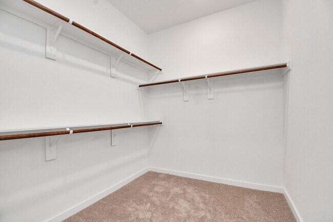 Building Photo - 7926 Gladstone St