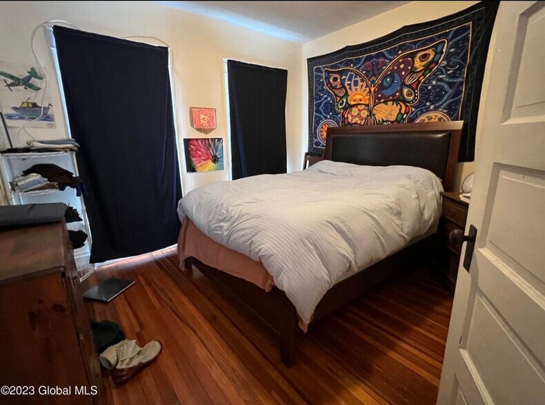 Building Photo - 68 W Notre Dame St