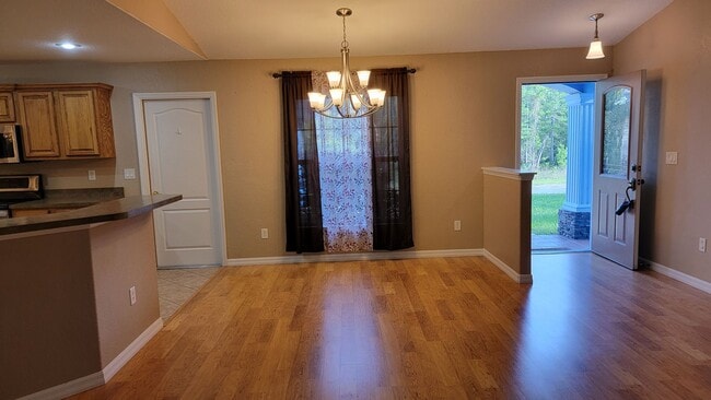 Building Photo - Citrus Springs 4/2/2
