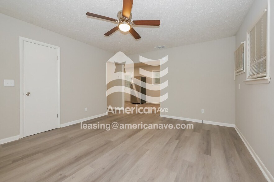 Building Photo - 1748 Emerson Ave