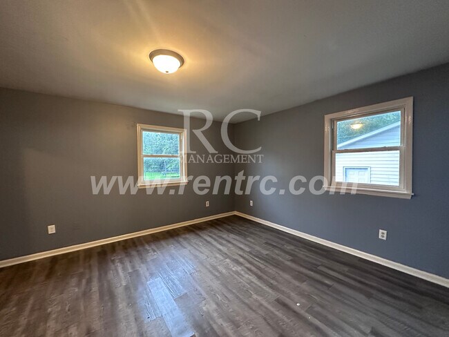 Building Photo - 1101 Chandler-