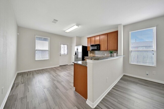 Building Photo - 2619 Skyview Silver Dr