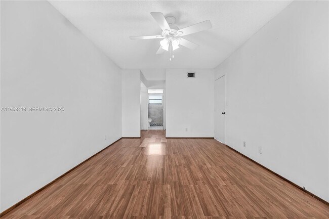 Building Photo - 11160 W Sample Rd