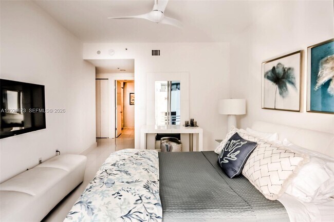 Building Photo - 3535 S Ocean Dr