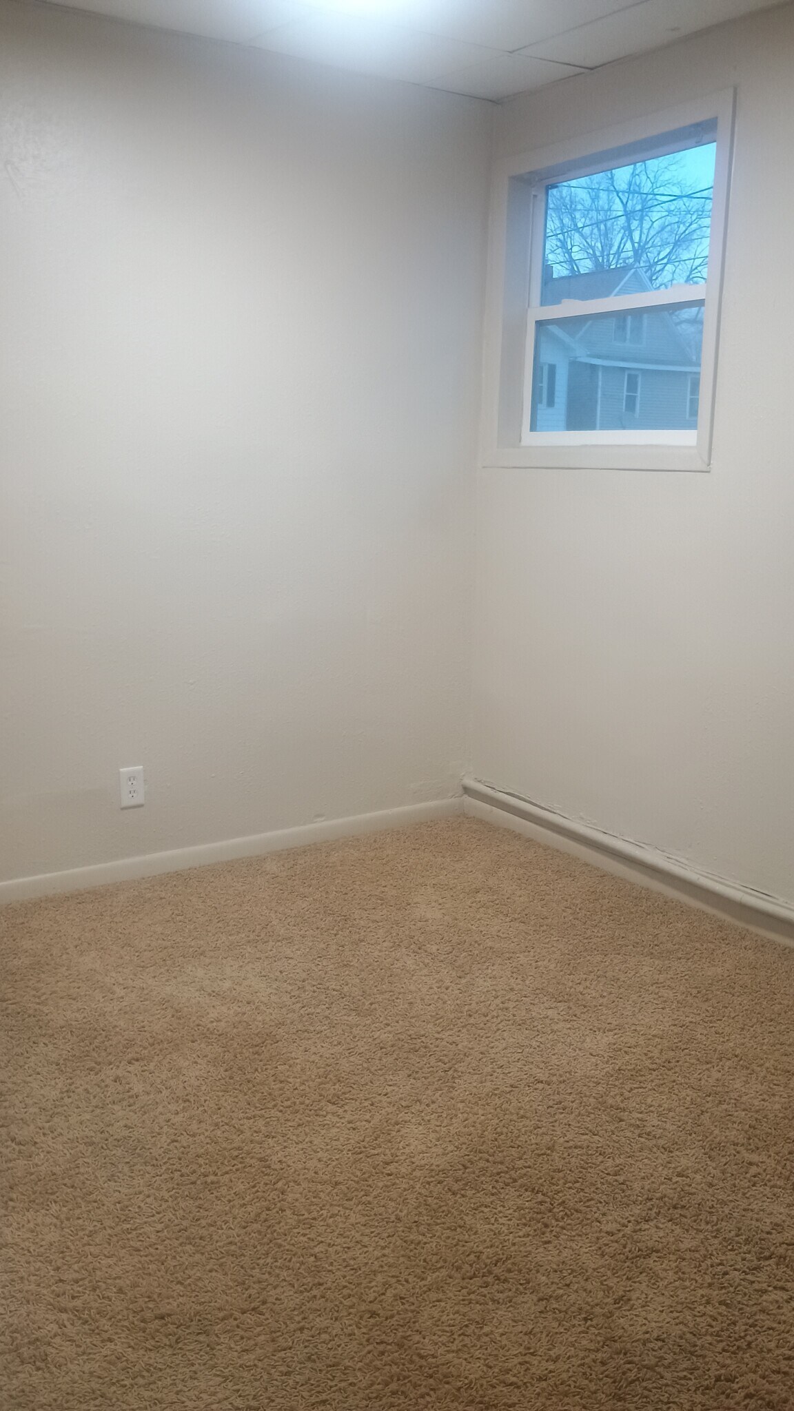 Building Photo - 1118 E Hines Ave