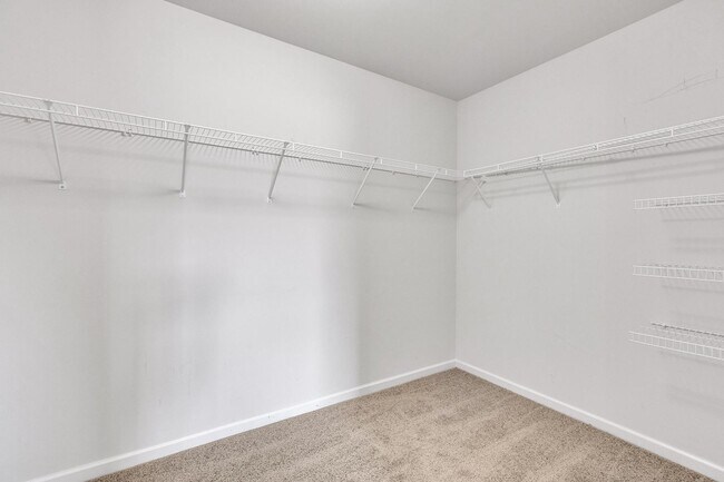 Building Photo - Updated Holly Ridge Home!