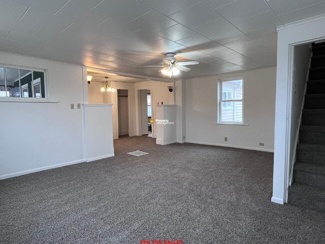 Building Photo - Charming 3-Bedroom Home in Menasha, WI with Spacious Layout!