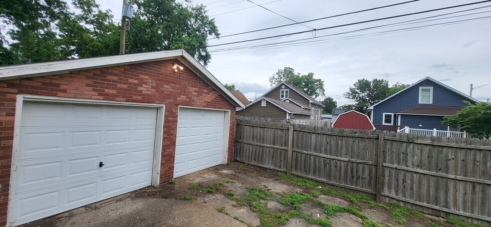 Building Photo - 159 E Acton Ave