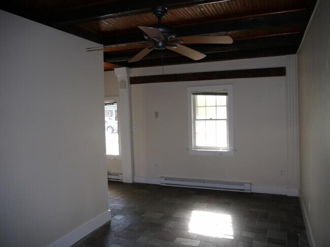 Building Photo - 110 Pear Alley