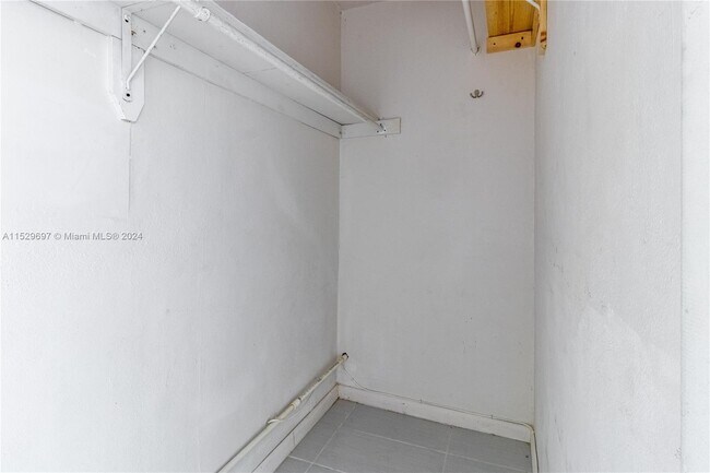 Building Photo - 11940 SW 81st Rd