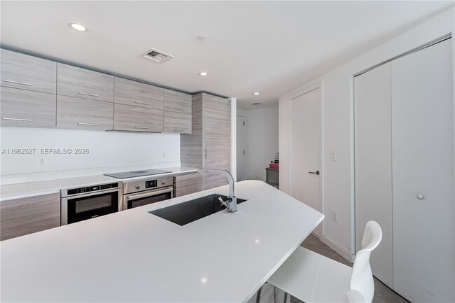 Building Photo - 1300 S Miami Ave