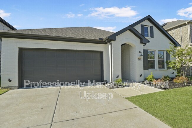 Building Photo - 702 Charity Dr