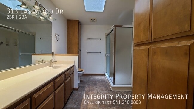 Building Photo - 313 Eastwood Dr