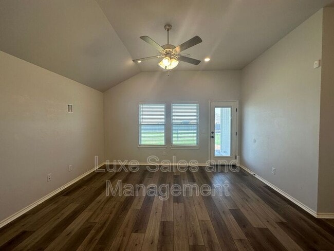 Building Photo - 15749 Potomac Dr