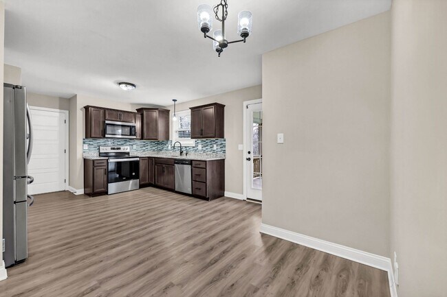 Building Photo - 1197 Old Charlotte Trace