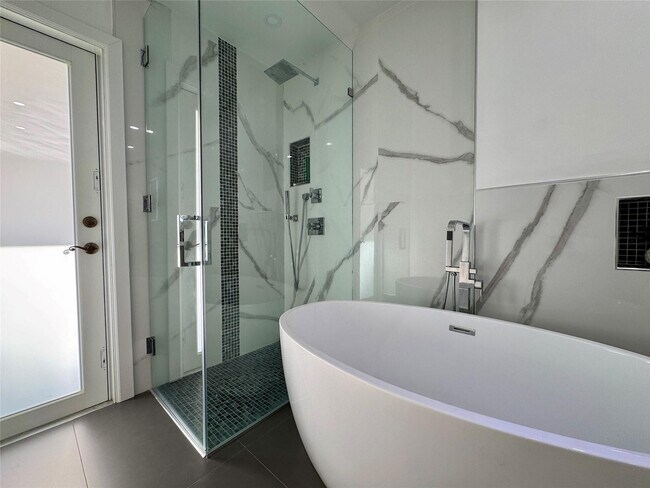 Building Photo - 481 W Tropical Way