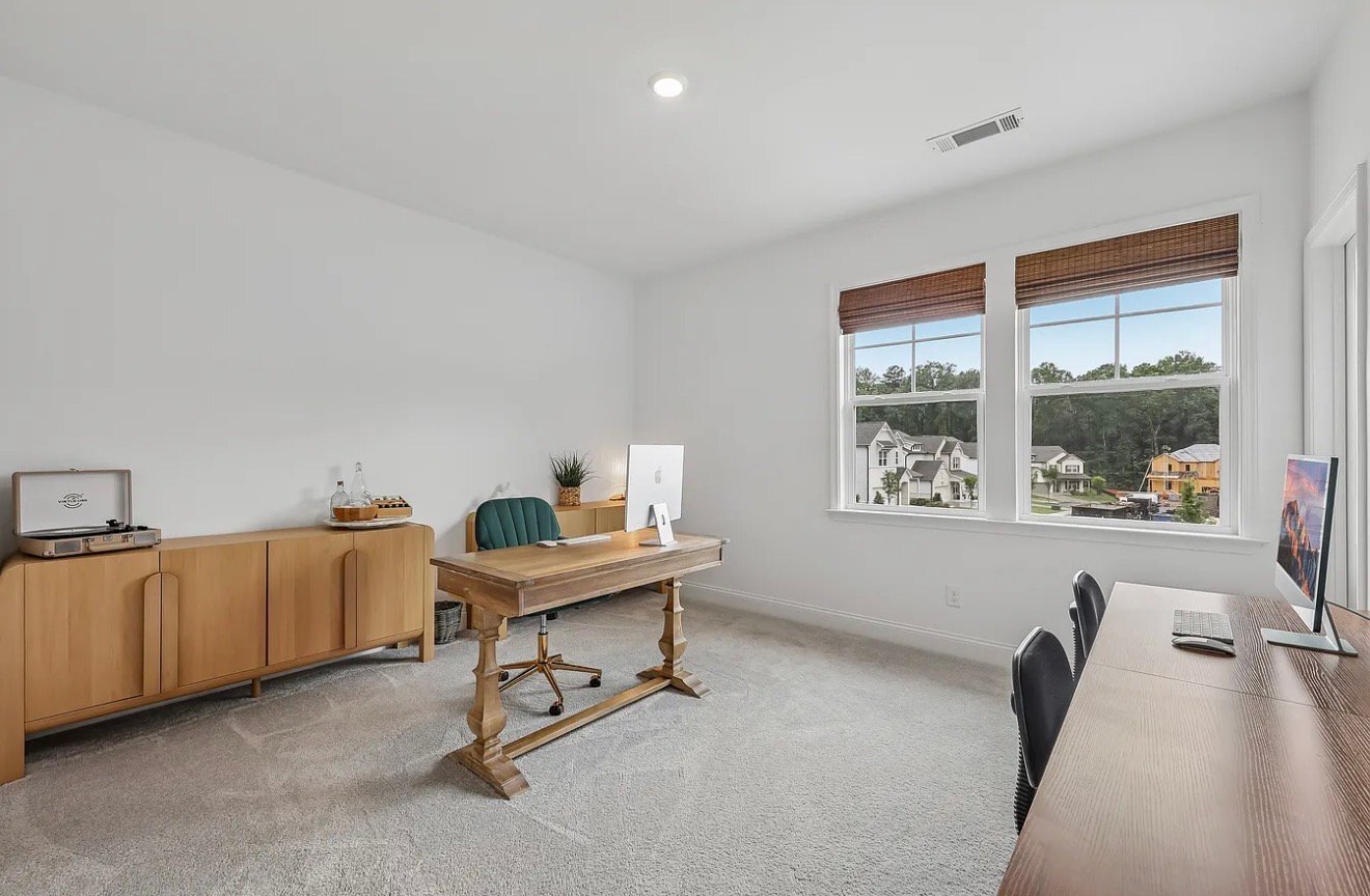Building Photo - 3453 Hillyard Dr