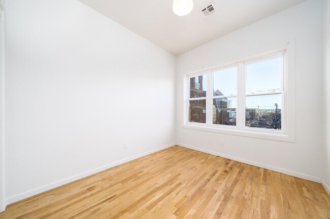 Building Photo - 386 Bergen Ave