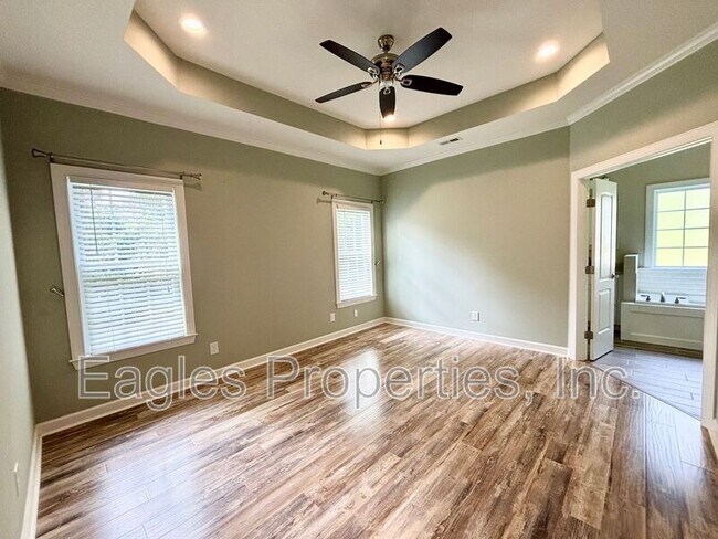 Building Photo - 237 Deer Pointe Dr