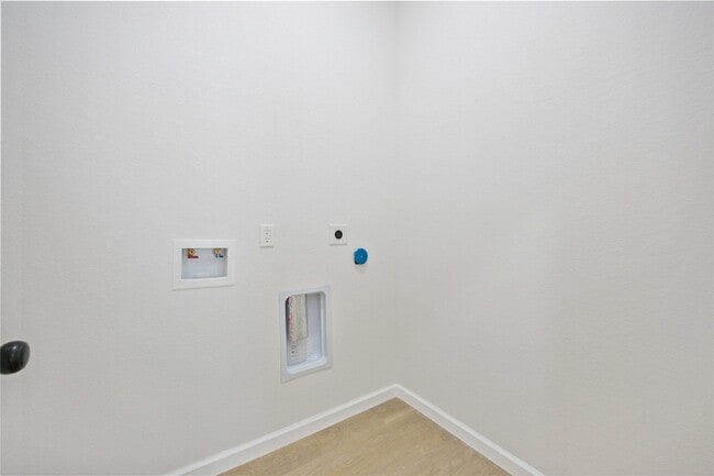 Building Photo - 309 Massachusetts St