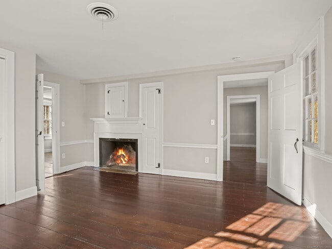 Building Photo - 575 Black Rock Tpke