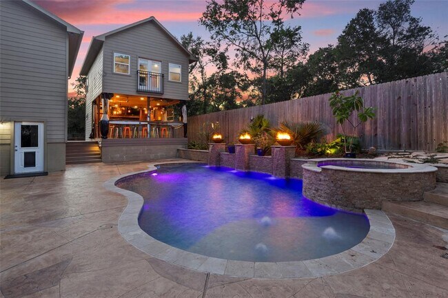 Building Photo - 4525 Beacon Hill Dr