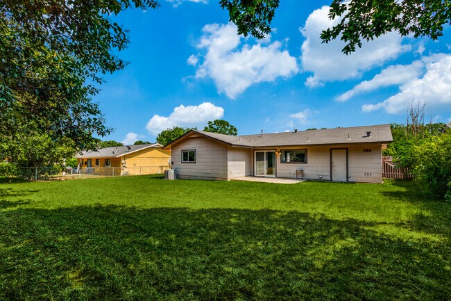 Building Photo - 9415 Quicksilver Dr