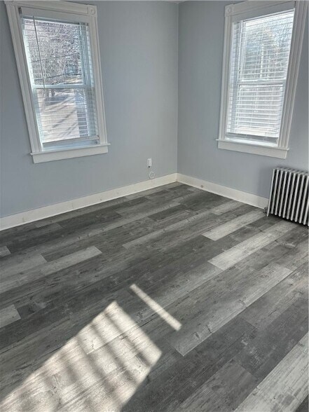 Building Photo - 38 Oak St