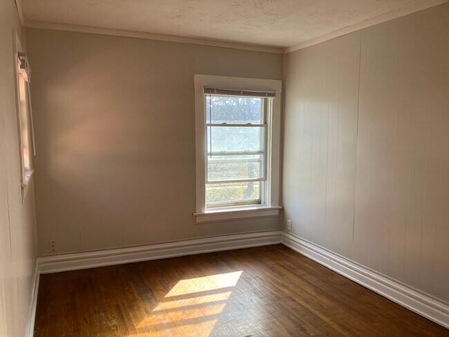 Building Photo - 800 W Ionia St