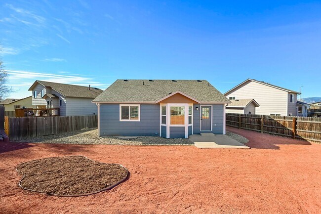 Building Photo - 5540 Almont Ave