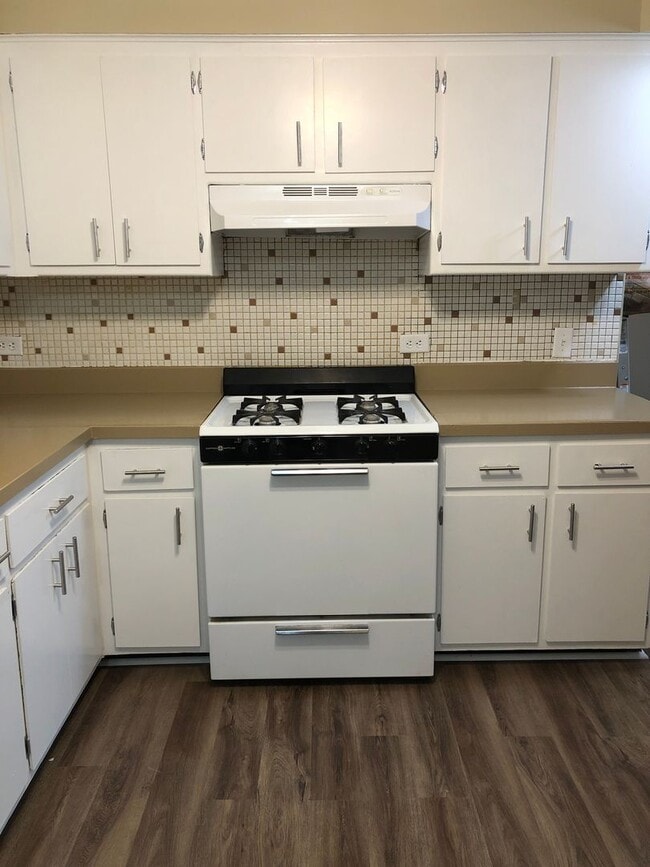 Building Photo - 6324 W 63rd St