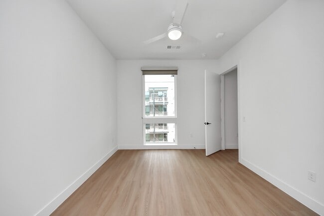 Building Photo - 2810 Riverby Rd