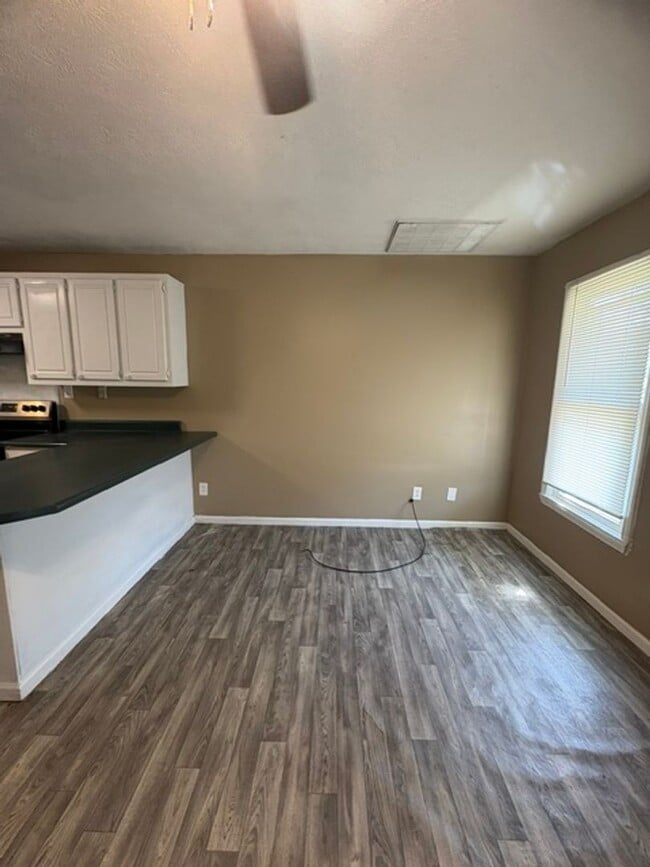 Building Photo - Renovated 3 Bedroom 2 Bath Home for Rent!!