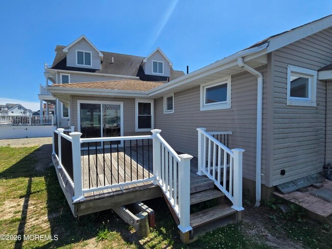 Building Photo - 106 E Granada Dr