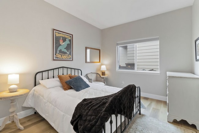 Building Photo - 2306 Beacham Dr