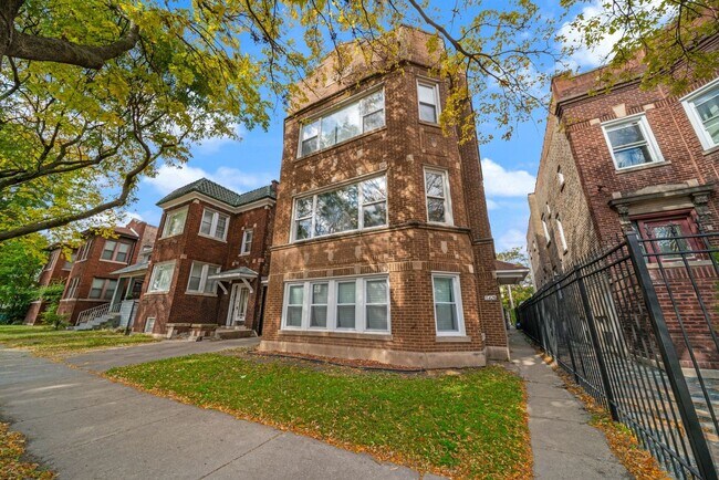 Primary Photo - 5426 W Jackson Blvd