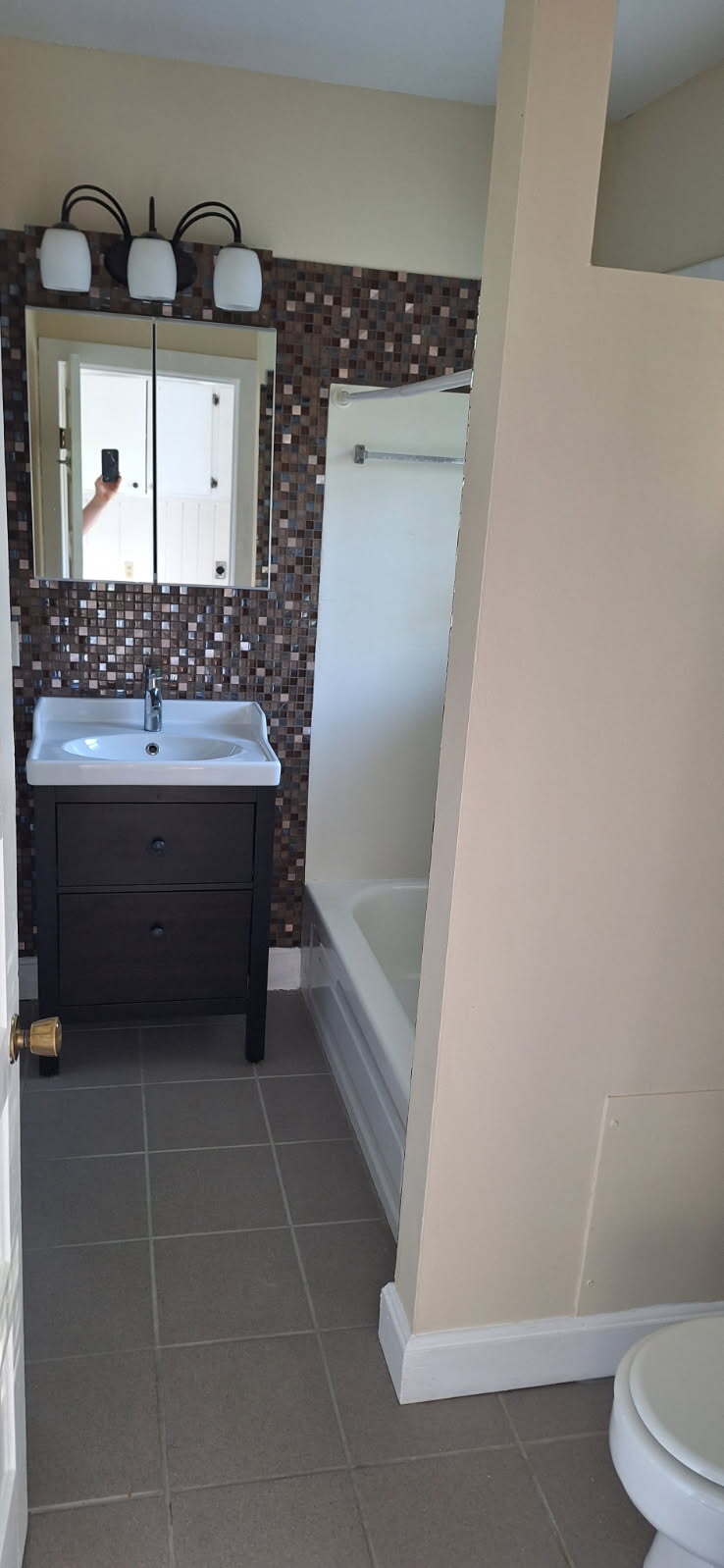 Bathroom - 216 NE Douglas St