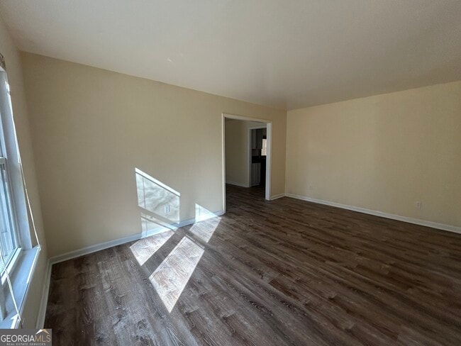 Building Photo - 2637 Jonesboro Rd