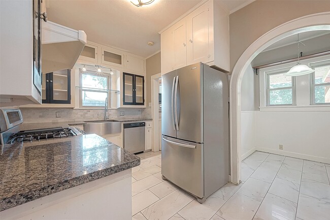 Building Photo - 1309 2nd St