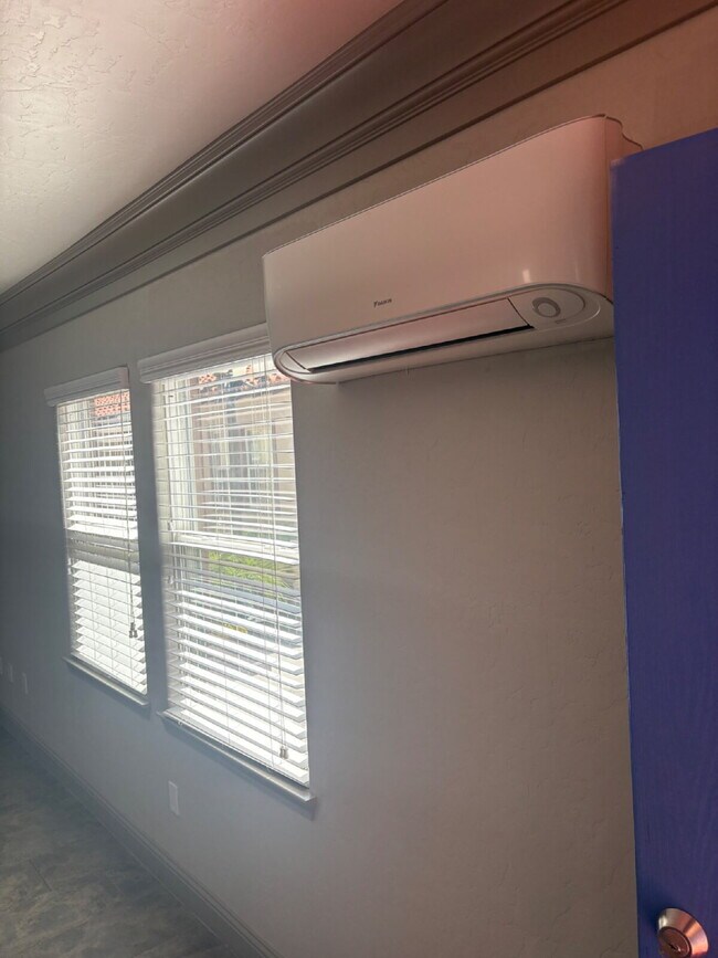 Building Photo - "Casitas": Stylish 1-Bedroom with Granite Elegance in Downtown Fresno!"